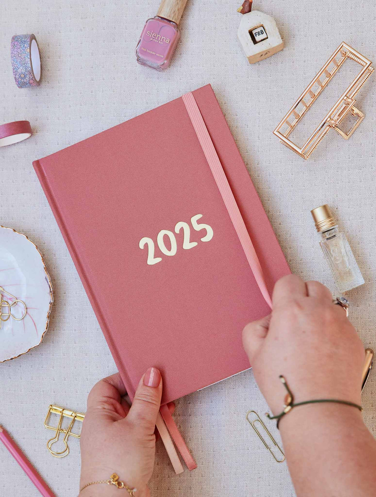 2025 Linen Calendar + Weekly Planner Blush Bundle + FREE GIFT!