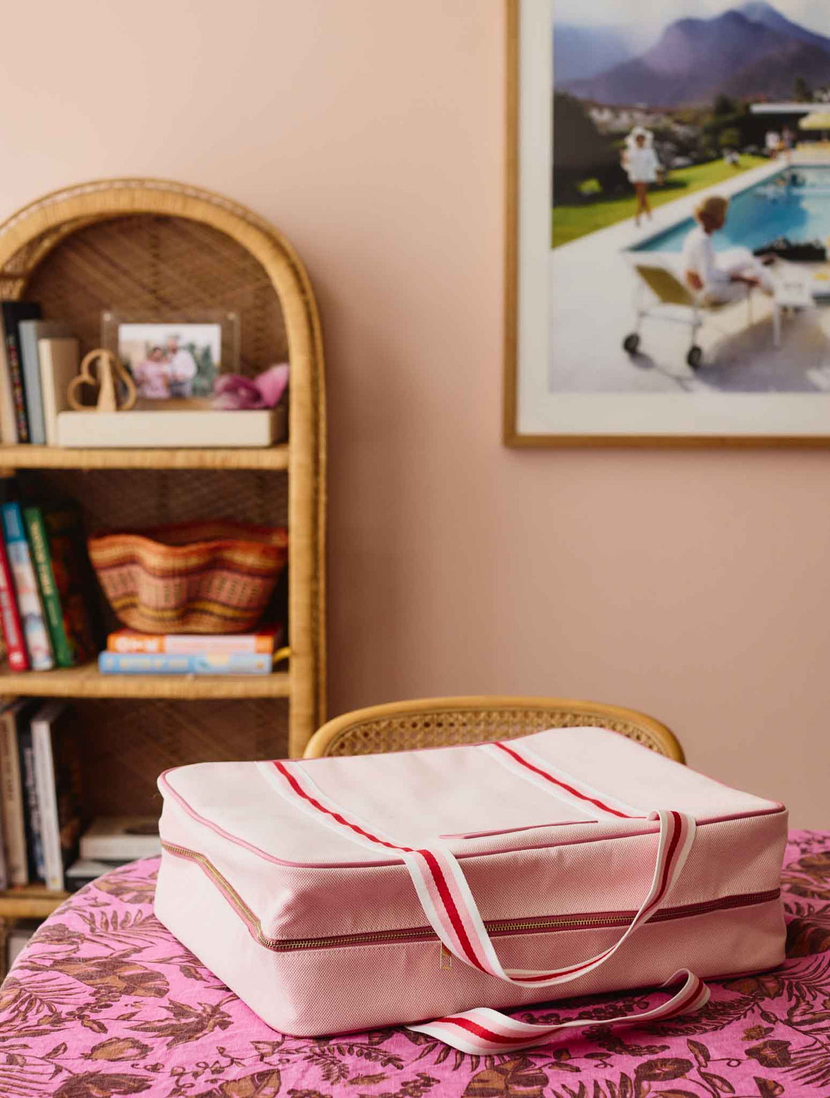 Keepcase. Pink